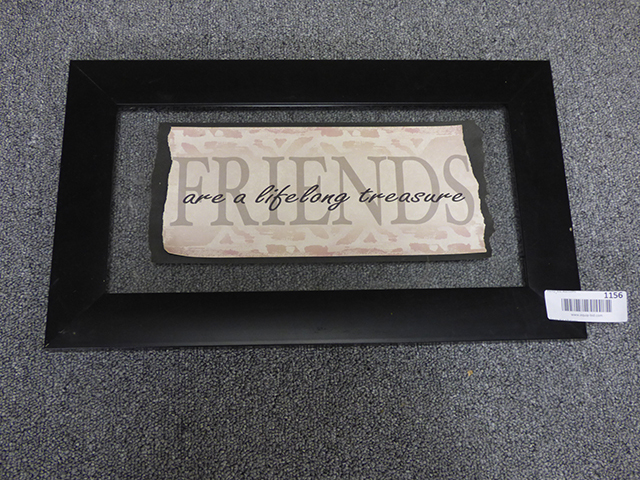 lot 1156 image: Friends Deco