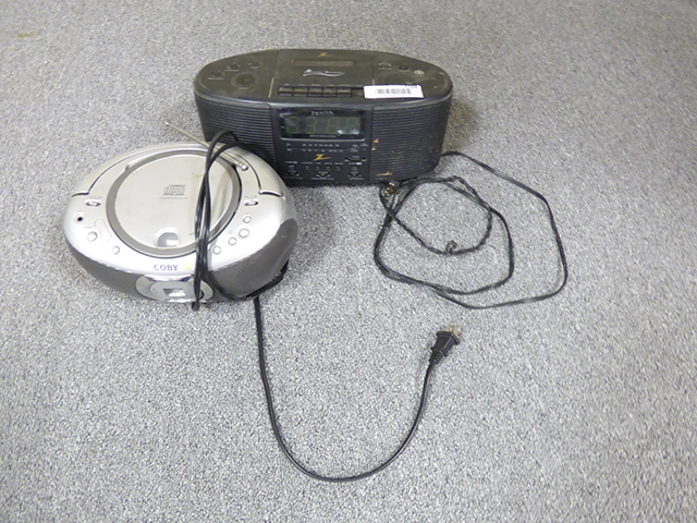 lot 1164 image: Coby CD player  Zenith cassette tape deck Radio Clock