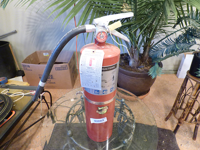 lot 1216 image: Fire Extinguisher - 1216
