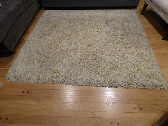 lot 1223 image: White Area Living Room Rug 66 x 78