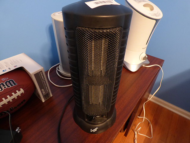 lot 1232 image: Comfort Zone Portable Heater
