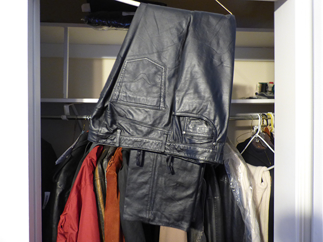 lot 1241 image: Mens Original Leather Pants - size 34