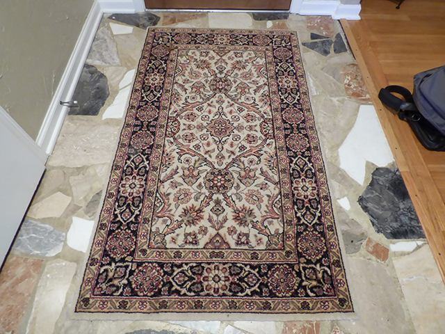 lot 1257 image: Oriental Rug 60 L x 36 Wide