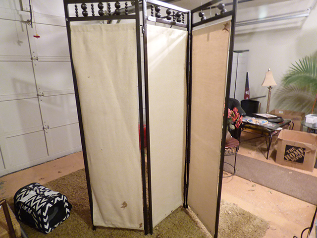 lot 1271 image: Brifold 3 piece cotton decorator room divider