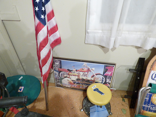lot 1273 image: Rolling Stool with Harley Davidson Picture and American Flag with Pole