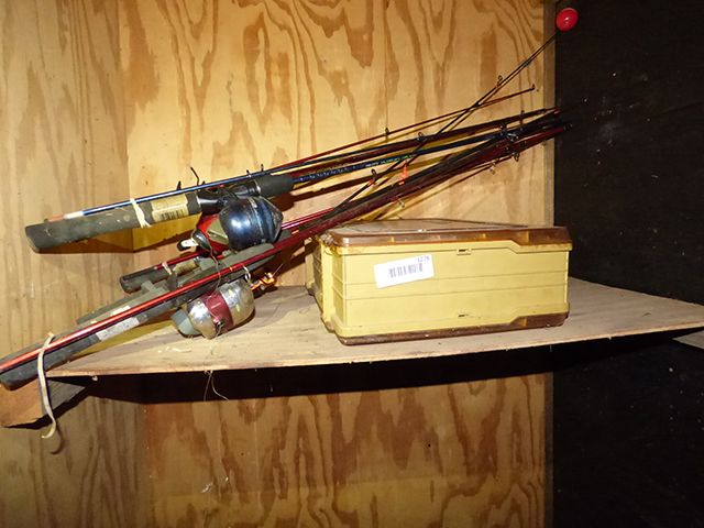 lot 1276 image: Nice complete 5 Fishing Poles - Push Button and Open Reel with Tackle Box full of Lures