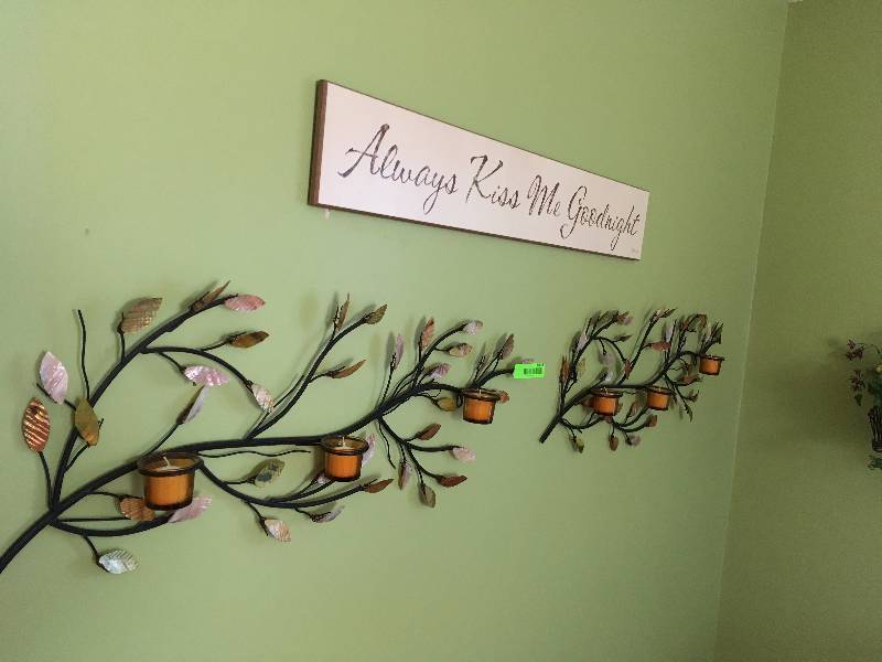 lot 1046 image: 4 Piece Wall Decorations with Candles and Flowers and additional item not in picture