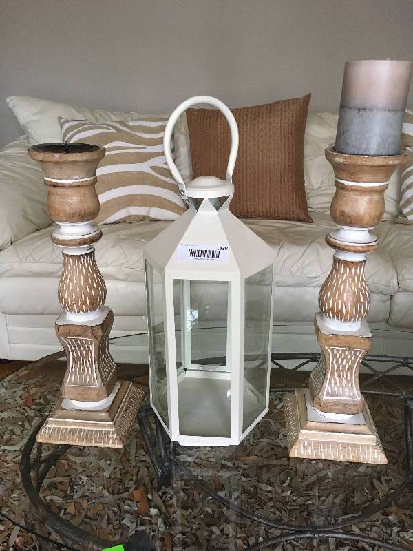lot 1330 image: 2 Candle Holders with Dcor Lantern