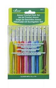 lot 54416 image: Clover 3672 Amour Crochet Hook Set, 10 sizes