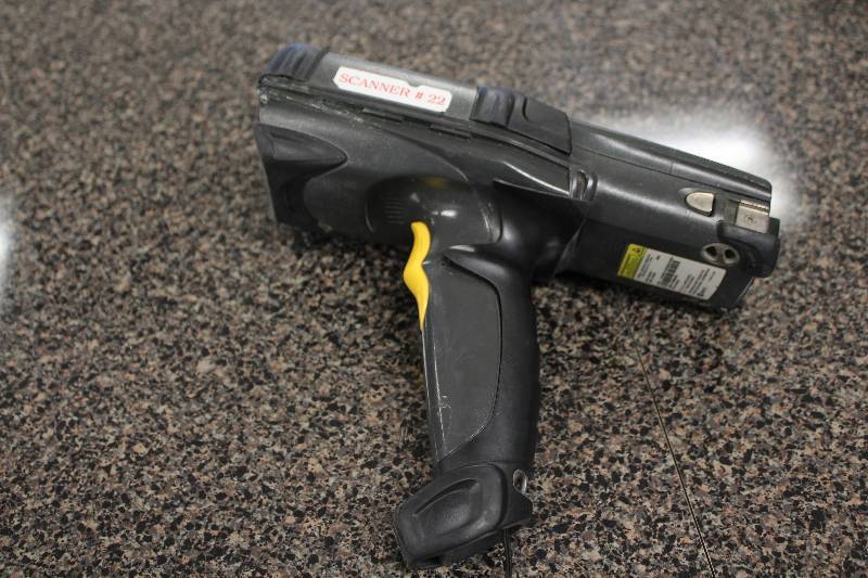 lot 4015 image: Motorola MC909 inventory scan gun