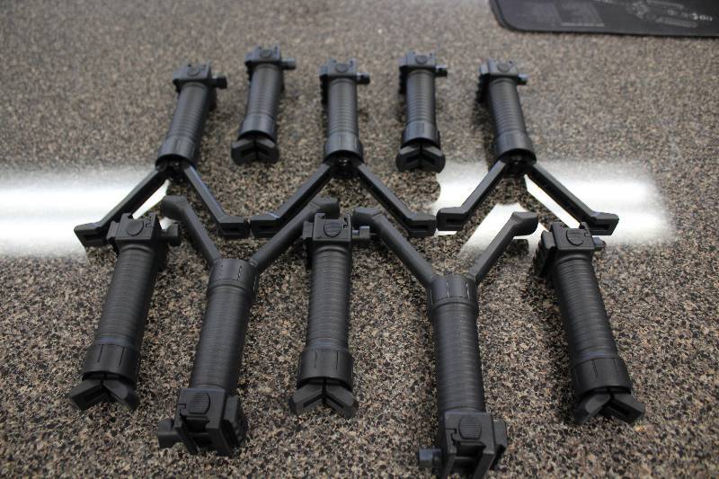 lot 4038 image: 10 AR 15 Vertical GripBipods