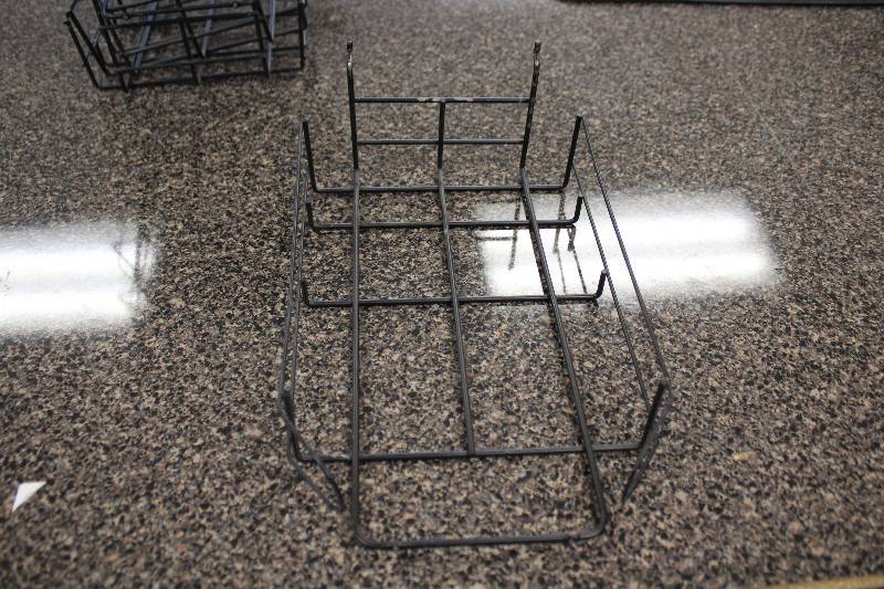 lot 4051 image: Slatwall Display Mounts