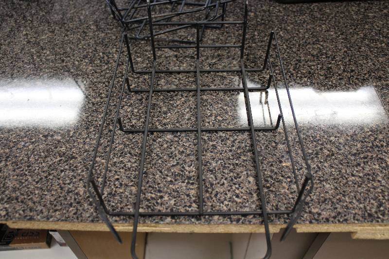 lot 4052 image: Slatwall Display Mounts