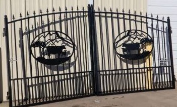 lot 1013A image: Unused 14 Foot - 2023&nbspGreatbear Bi-Parting Iron Gate. With artwork Cow in the Middle of Gate Frame.