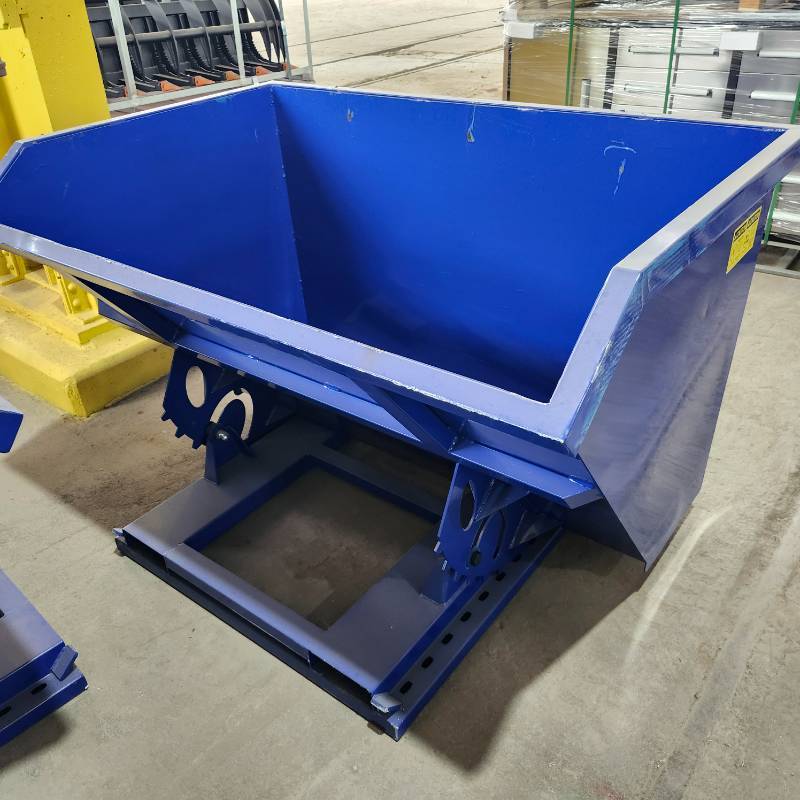 lot 1900A image: Unused 2024 Great Bear 1.5CY Self Dumping Hopper, Forklift Pockets