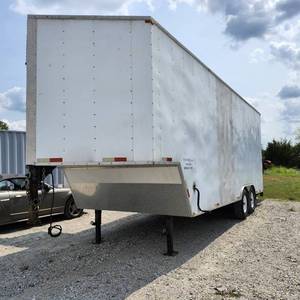 lot 450 image: 2008  Double Axle Enclosed Gooseneck Trailer with Lift Gate