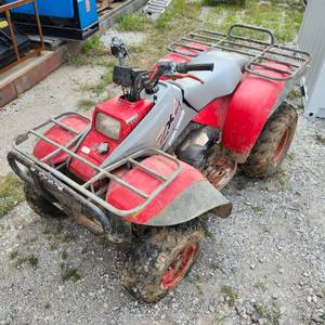 lot 808 image: Polaris 2x4 4-Wheeler