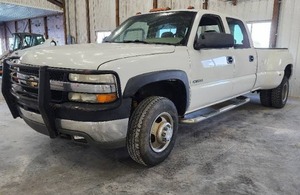 lot 451 image: 2001 Chevy 3500 Silverado 1 ton 4 Door Dually Pickup Truck  79,335 miles