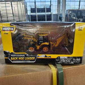 lot 3705D image: Huina Toy Back Hoe Loader Die Cast Metal