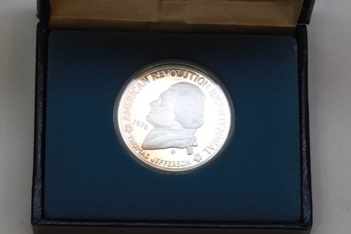 lot 4451 image: 1976 Bicentennial Sterling Silver Medal
