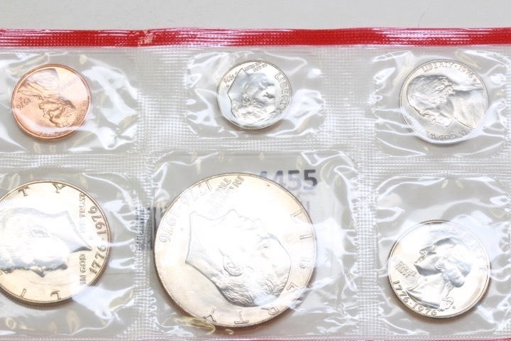 lot 4455 image: 1776-1976 coin set