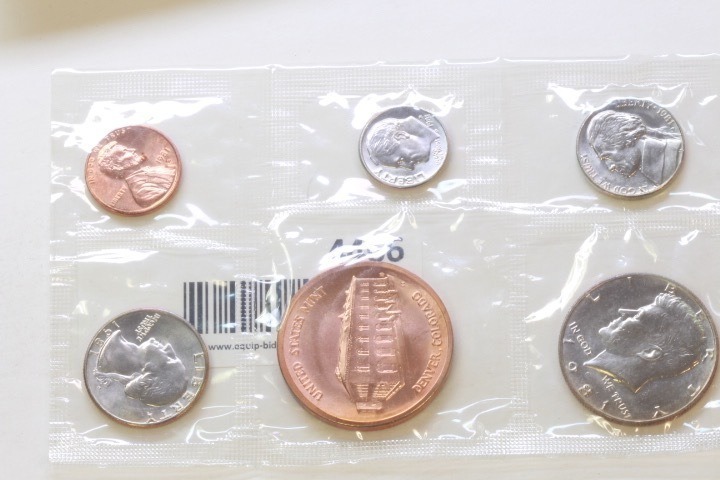 lot 4466 image: 1981 Coin set