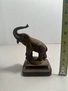 lot 105 image: Antique Cast Iron Elephant Paper Weight