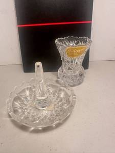 lot 117 image: Lot of 2 Vintage Lead Crystal Bud Vase, Ring Holder