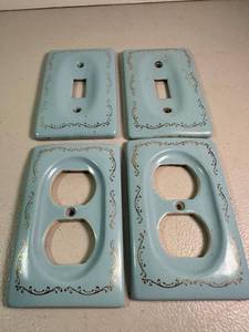 lot 129 image: Lot Of 4 Vintage Ceramic Light Switch Outlet Covers