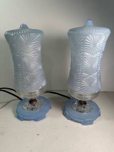 lot 130 image: Vintage Art Deco Frosted Glass and Crystal Table Lamps