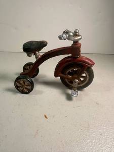 lot 140 image: Antique Cast Iron Bicycle Toy