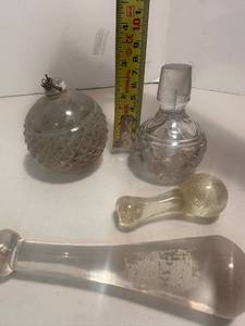 lot 143 image: Vintage Glass Etched Bottle Stopper, Pill Crushers, Ornament