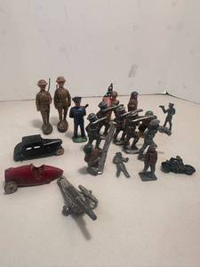 lot 151 image: Vintage Metal Soliders, Cars