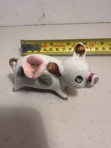 lot 163 image: Vintage Ceramic Pic Trinket