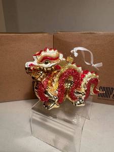 lot 181 image: Gumps San Francisco hand blown Chinese dragon