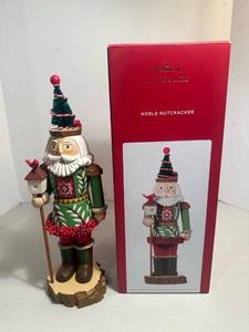 lot 192 image: Hallmark 2021 Noble Nutcracker table decoration 14��