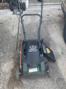 lot 249 image: Black and Decker 4.0hp Electric Mower
