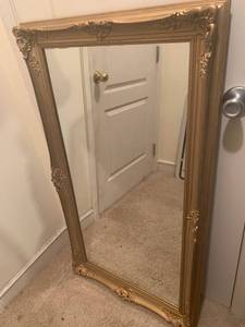 lot 252 image: Gilt Wood Frame Mirror