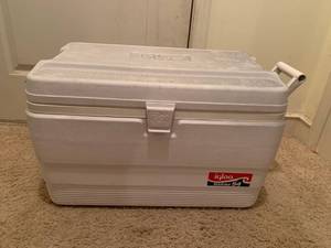 lot 265 image: Igloo Marine 54 Cooler
