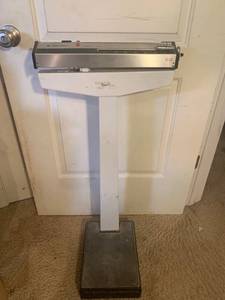 lot 287 image: Health o meter Doctors Scale Model 230