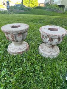 lot 307 image: Pair of concrete 9�� pillars Perma-Flex mold