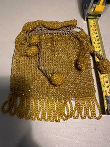 lot 319 image: Antique ladies beaded yellow drawstring purse