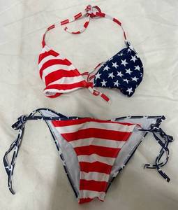 lot 3505 image: 2 PC. Ladies American Flag Bikini Swimsuit Size Large