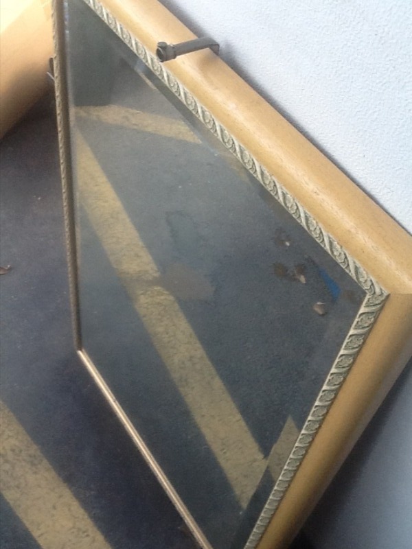 lot 115 image: Large  nice beveled  mirror  2 x 3