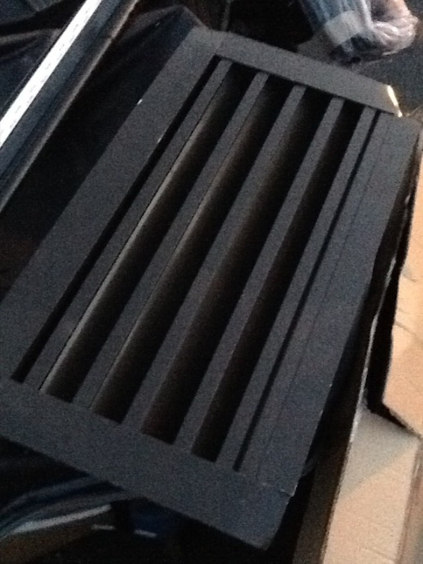 lot 117 image: Aluminum vent 14 x 24