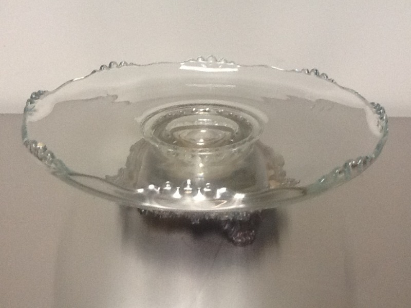 lot 198 image: Very nice cake display with silver plate base and swivels 360° very nice piece
