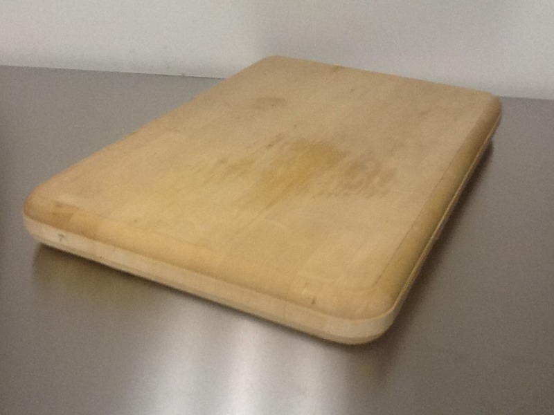 lot 200 image: Wooden cutting board