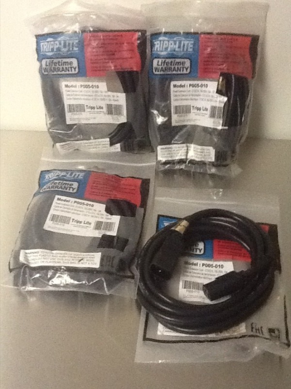 lot 216 image: Lot of (4)  power cords as pictured