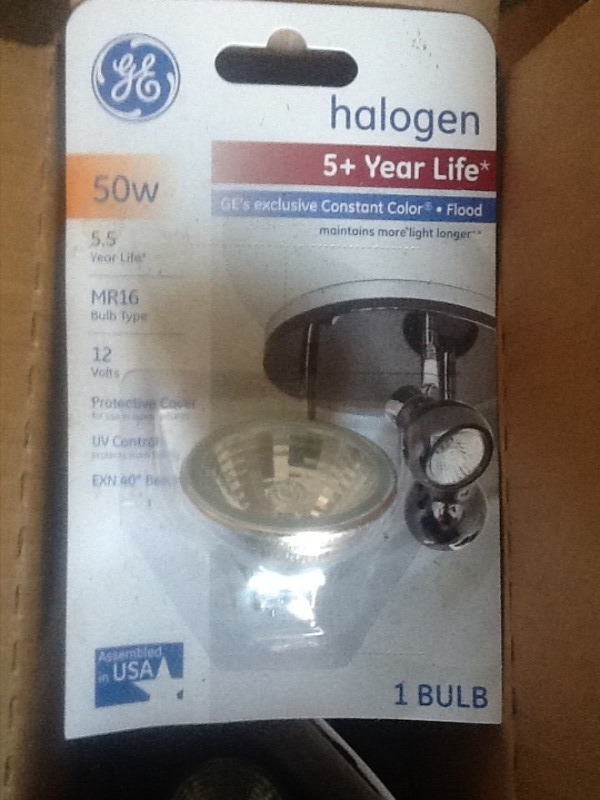 lot 72 image: 10 mini halogen flood lights as pictured