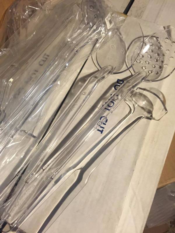 lot 7399 image: New case of eight serving spoons and for ladles